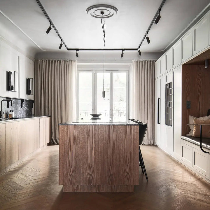 Suspension Exhaust dans un intérieur #couleur_noir