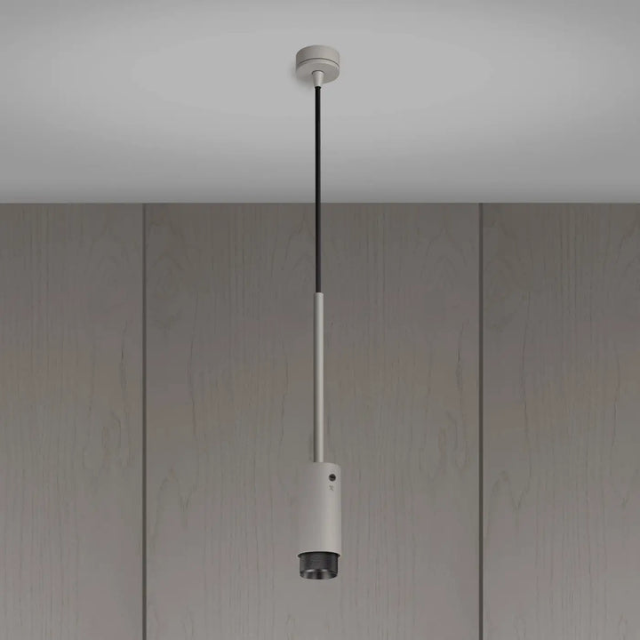 Suspension Exhaust à gravure quadrillée Pierre de Buster + Punch, finition bronze fumé #couleur_gris