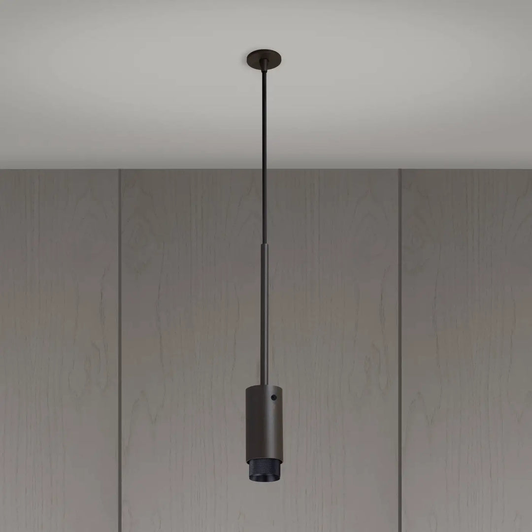 Suspension Exhaust à gravure quadrillée Graphite, déflecteur moleté noir #couleur_noir