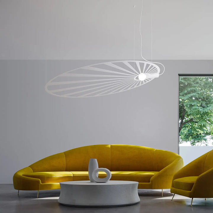 Suspension LEHDET blanc dans un intérieur contemporain