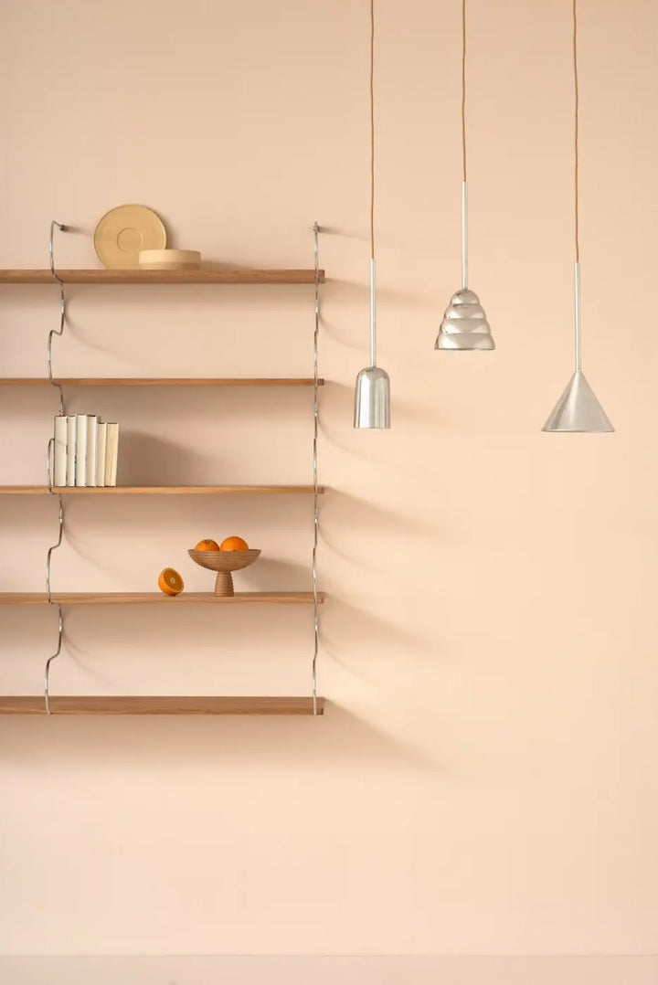 Suspension Figura Cone chromée de Schneid Studio #couleur_argent