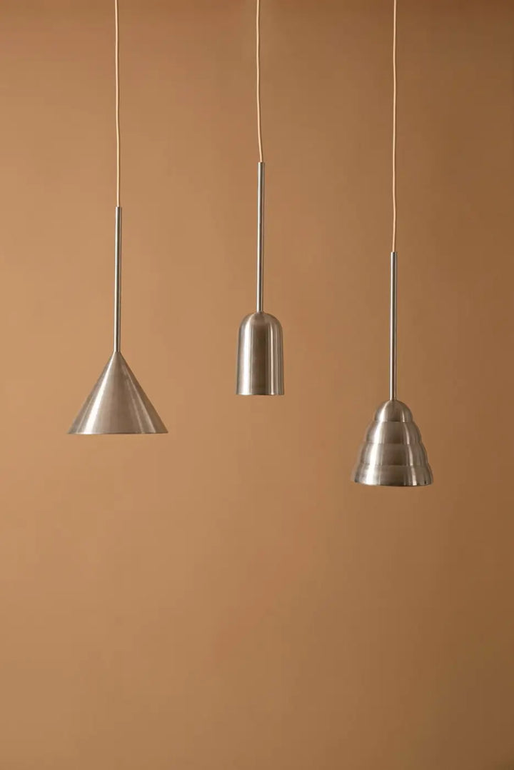 Abat-jour arrondi de la suspension Figura Stream chromée #couleur_argent