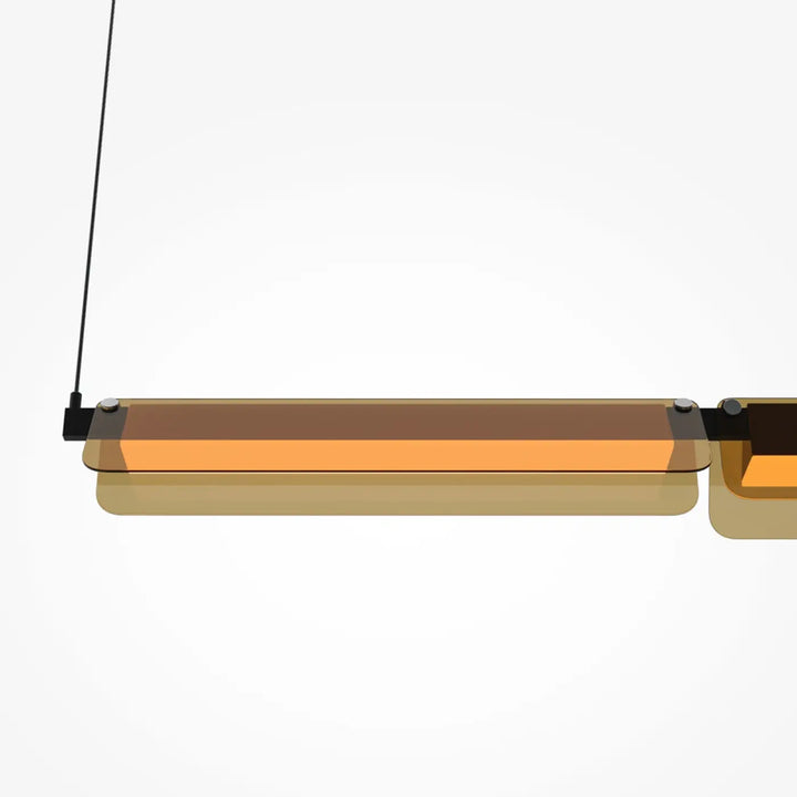 Suspension luminaire flat linéaire avec verre teinté ambre et marron en panneaux superposés et led linéaire noire