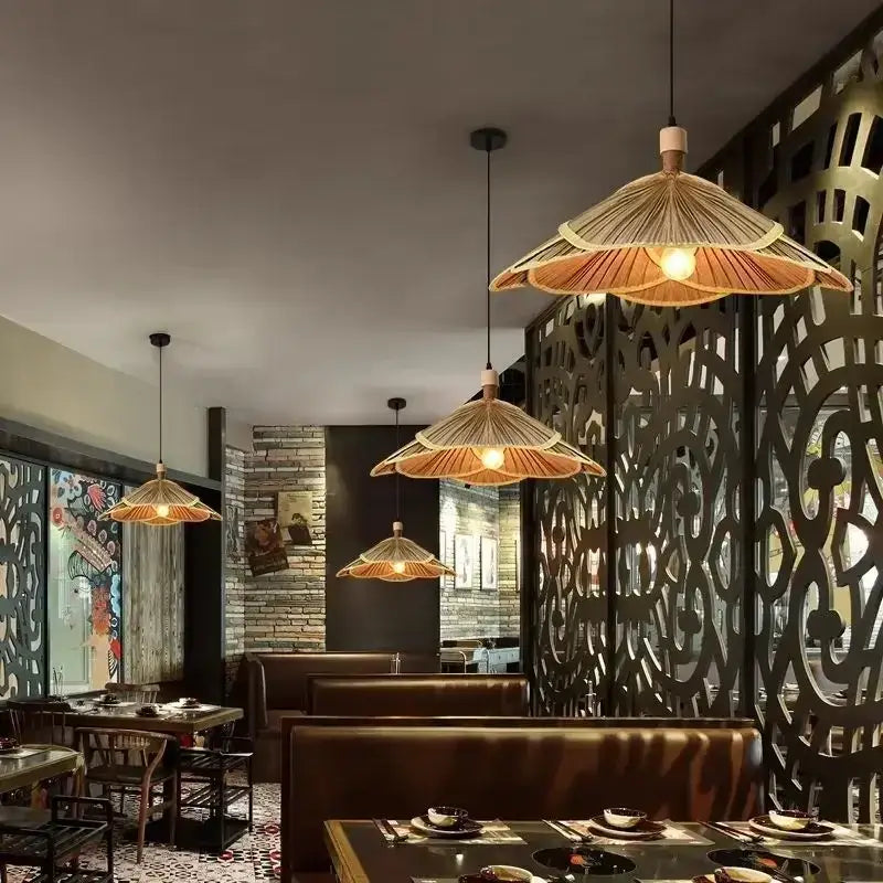 Suspension Fleur En Bambou Tressé Pour Ambiance Naturelle

