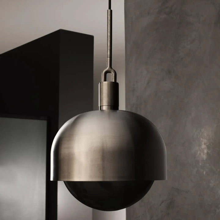 Suspension Forked Large à abat-jour, finition grise, dans une cuisine #couleur_gris