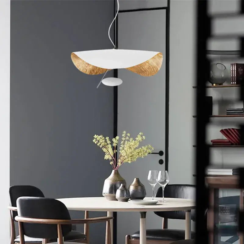 Suspension Forme Ailée Design Moderne Sculptural