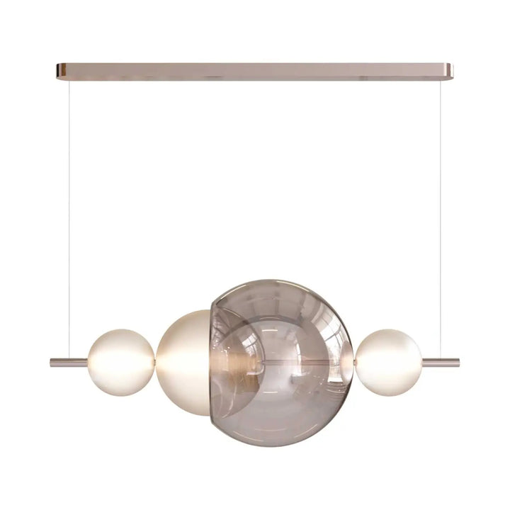 Suspension luminaire Galileo avec barre métallique, trois orbes en verre blanc opaque et gris fumé, design moderne
