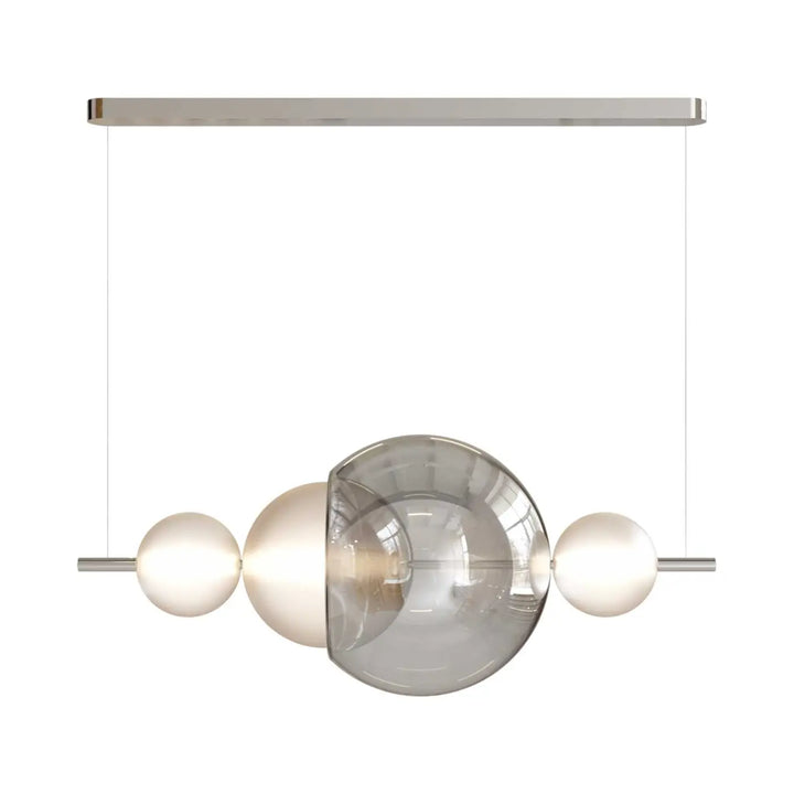 Suspension luminaire galileo moderne avec barre chrome rectangulaire et trois orbes en verre suspendues par cordons fins