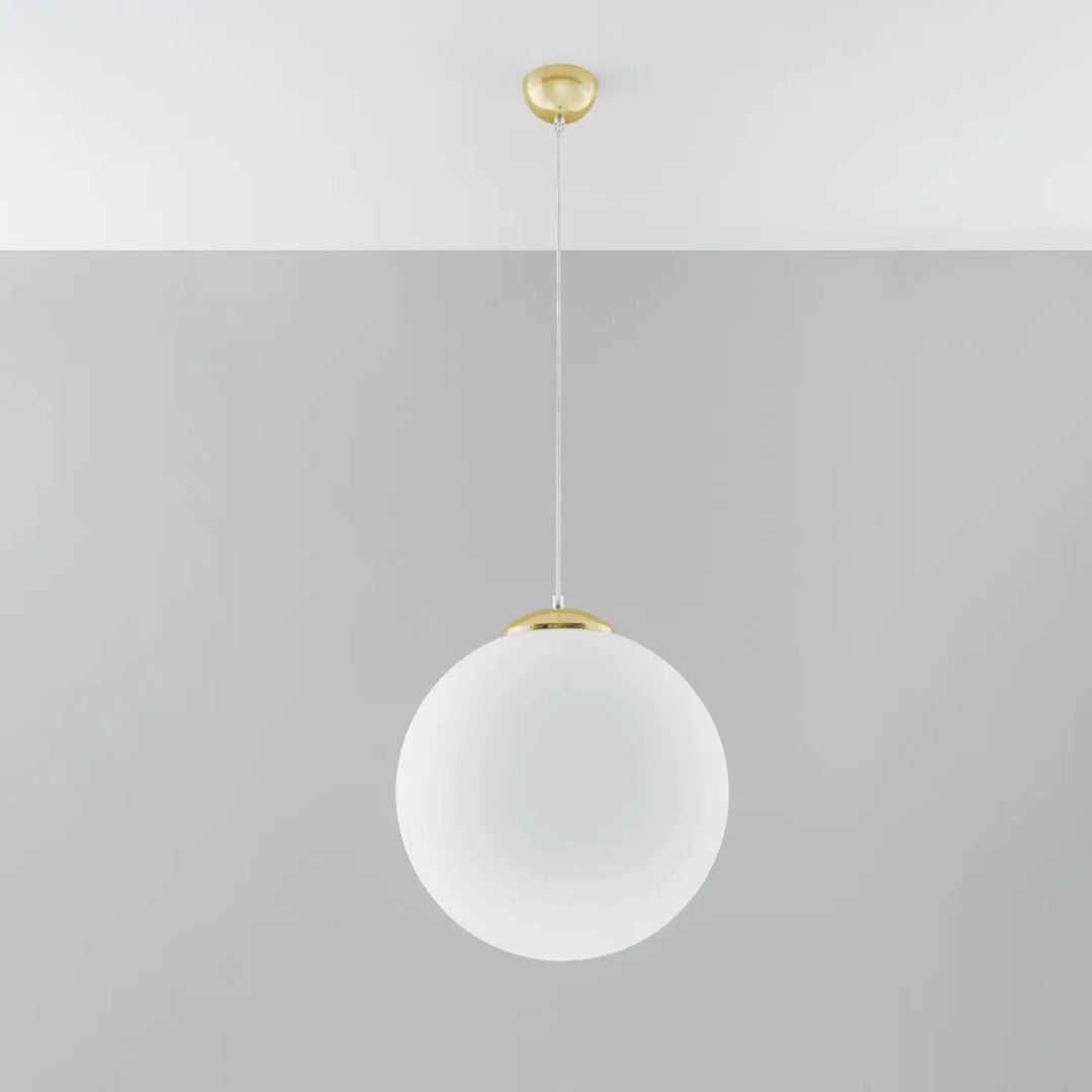 Suspension Ugo à globe en verre blanc et monture dorée, éteinte