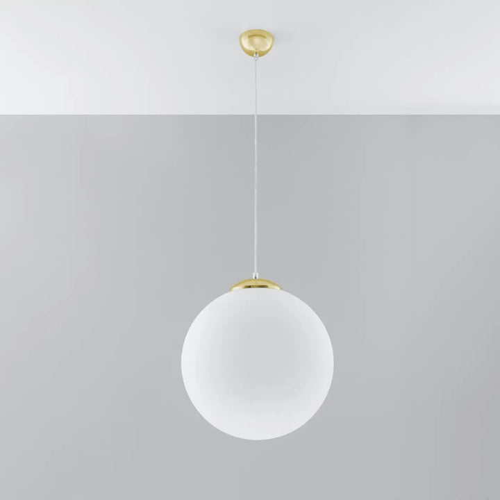 Suspension Ugo à globe en verre blanc et monture dorée, éteinte