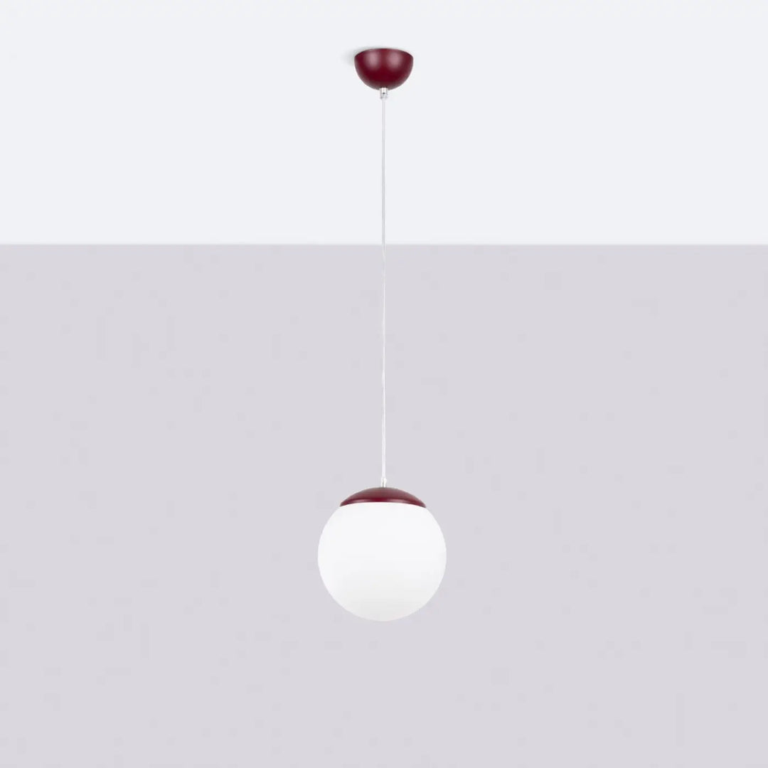 Suspension Ugo à globe en verre blanc et monture bordeaux, éteinte