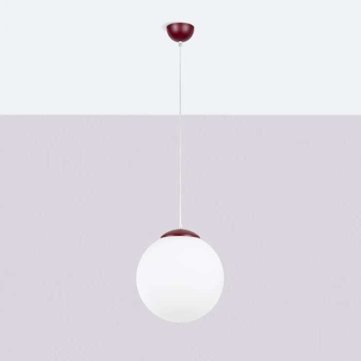 Suspension Ugo à globe en verre blanc et monture bordeaux, éteinte