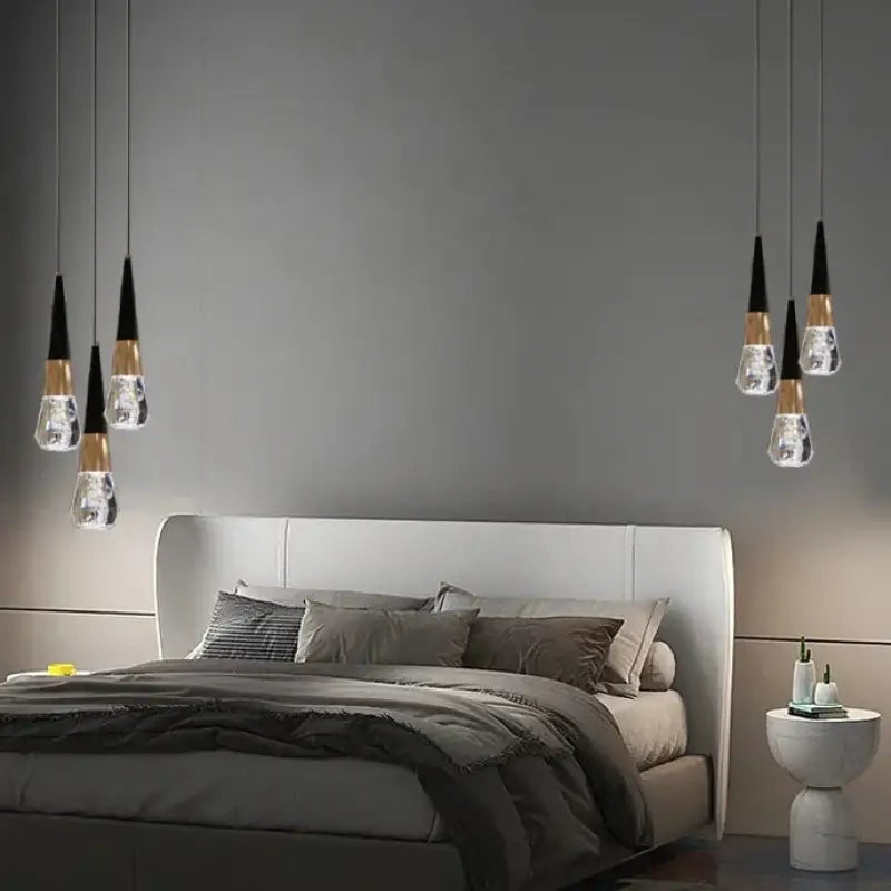 Suspension Goutte Noire Et Dorée Avec Bulle De Verre Élégance