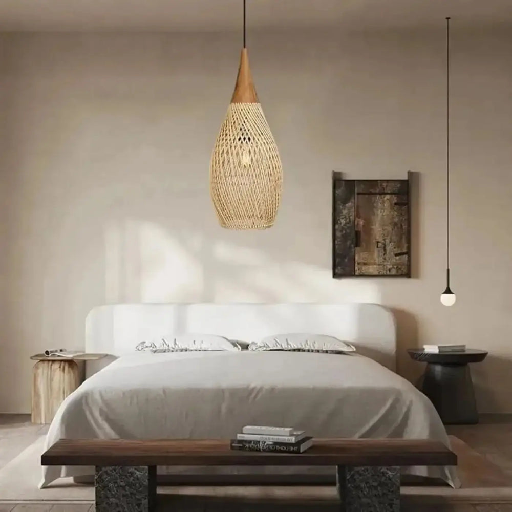 Suspension luminaire naro en rotin tissé avec un bois élégant style japonais et une lumière ambiante chaleureuse