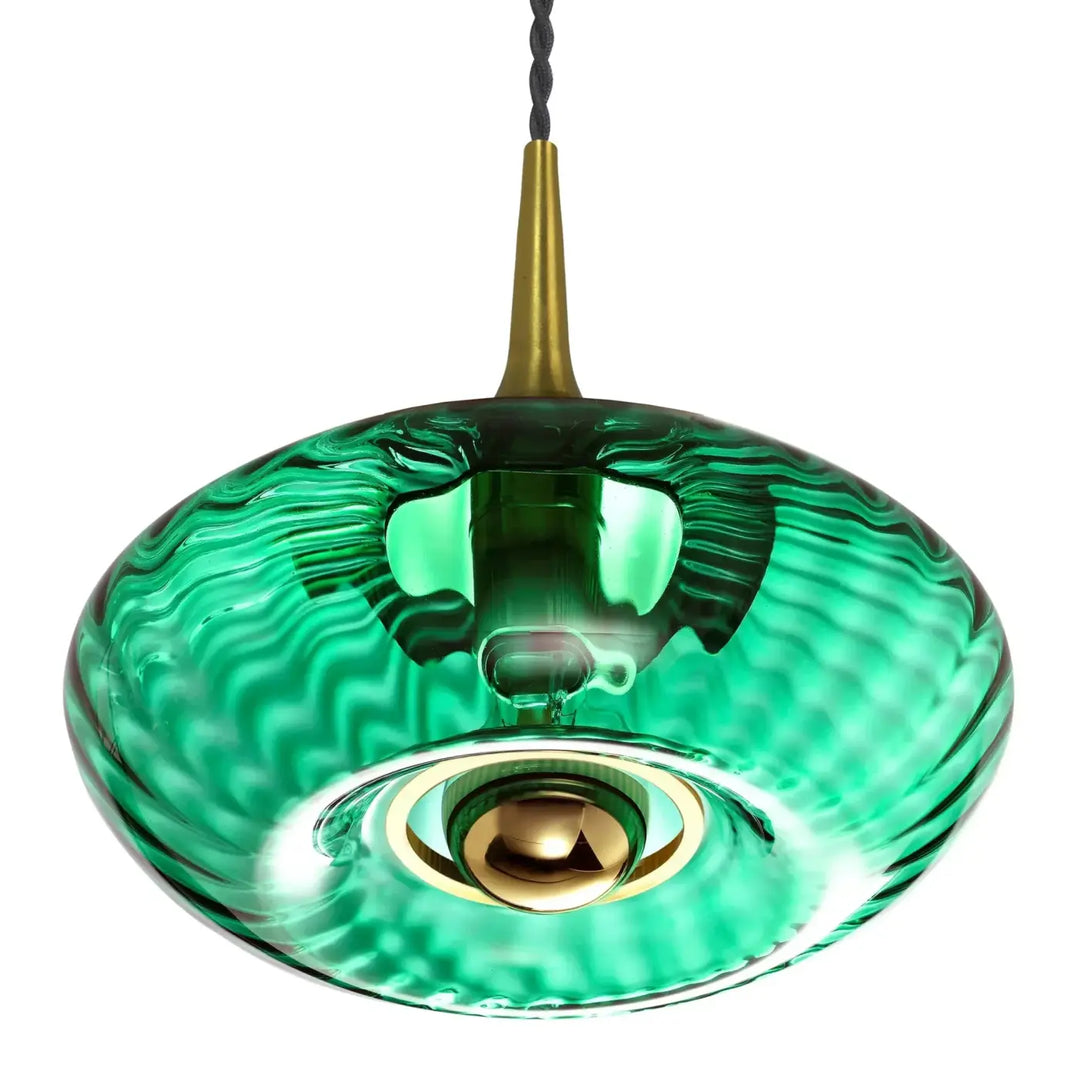 Suspension grace en verre soufflé vert émeraude avec finition laiton modèle grace à douille centrale