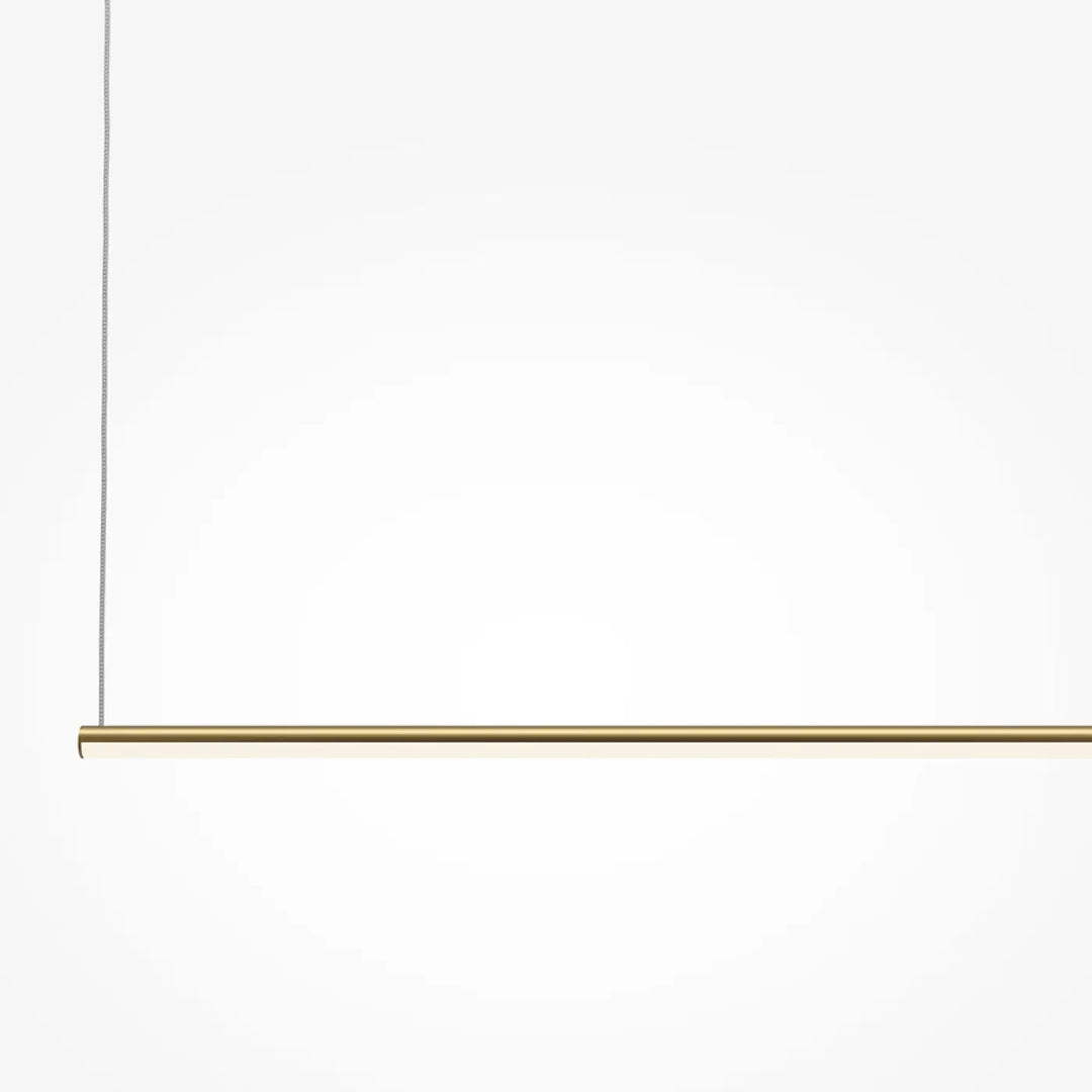 Suspension halo barre horizontale en acier doré avec tube slender et lumière douce pour intérieur moderne