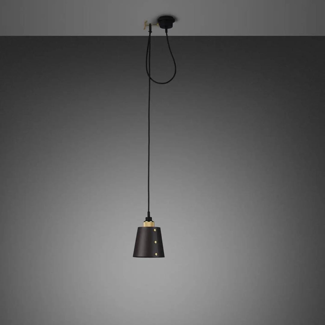 Suspension Hooked 1.0 Small à abat-jour graphite, finition laiton #couleur_dor