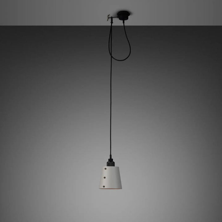 Suspension Hooked 1.0 Small à abat-jour coloris pierre, finition bronze fumé #couleur_gris