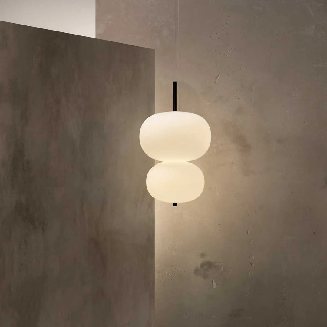 Suspension Ilargi 2 en bois foncé dans un intérieur #couleur_bois_fonce
