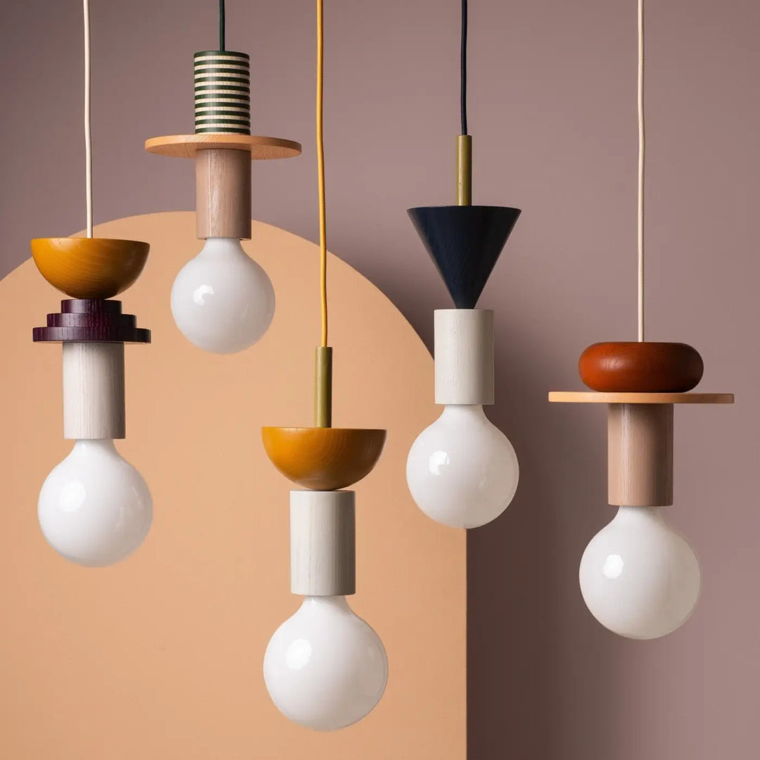 Suspension Junit Karma de Schneid Studio en bois tourné