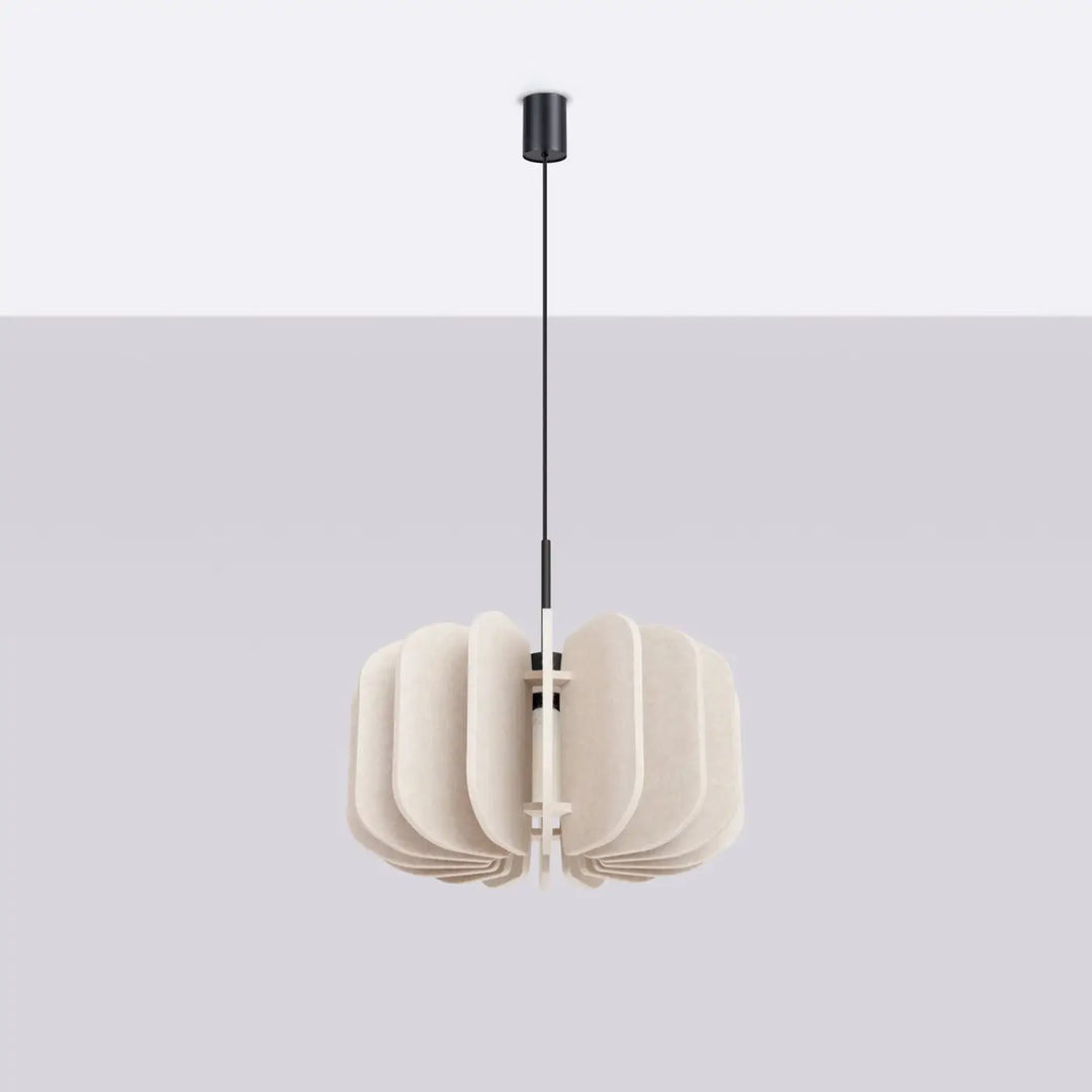Suspension Mula à lamelles de feutre beige, éteinte