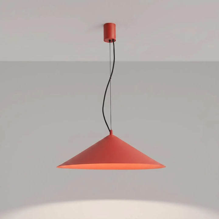 Suspension FINT rouge allumée, suspendue