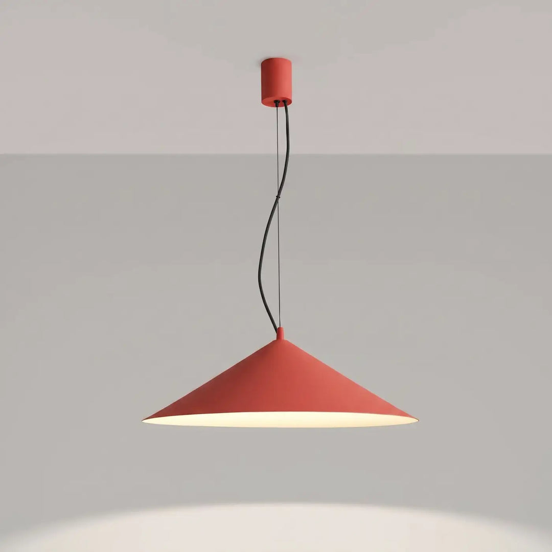 Suspension FINT rouge allumée, suspendue