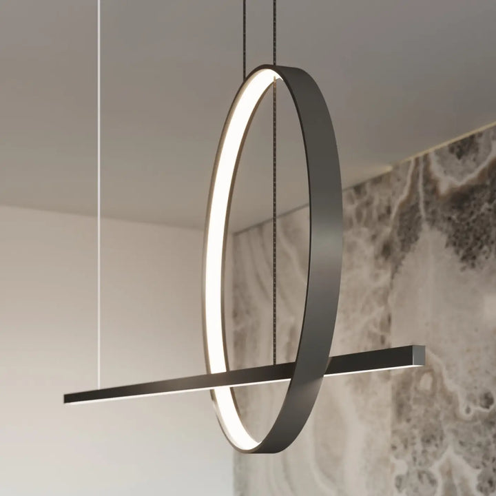 Suspension GLAD noir dans un intérieur, vue rapprochée