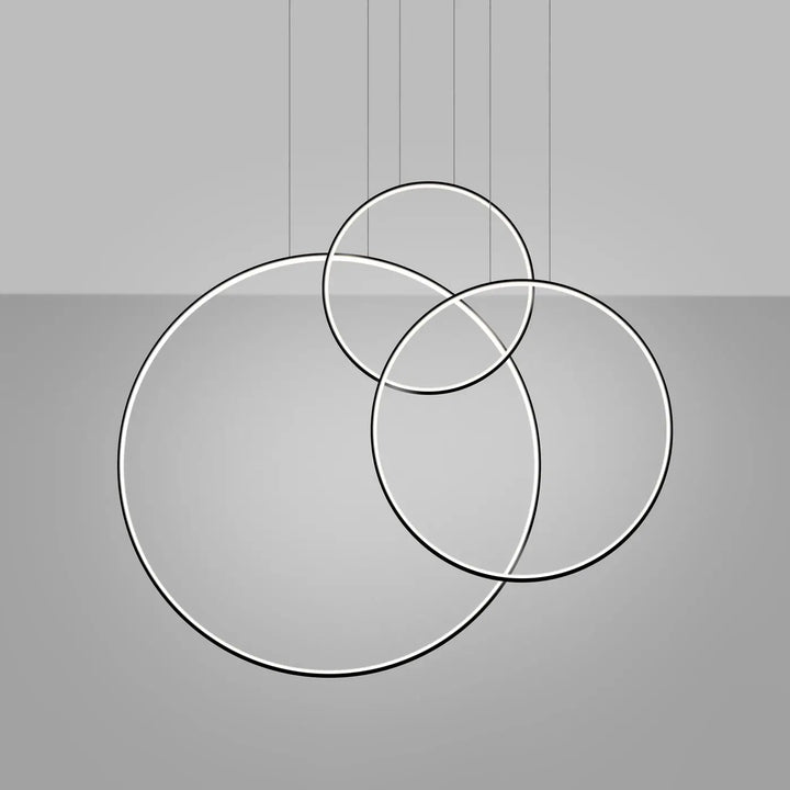 Suspension anneau RIO noir allumée, suspendue