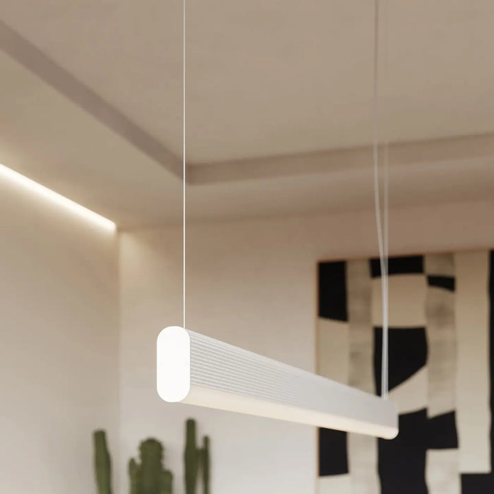 Suspension FARGE blanc dans un intérieur, vue rapprochée
