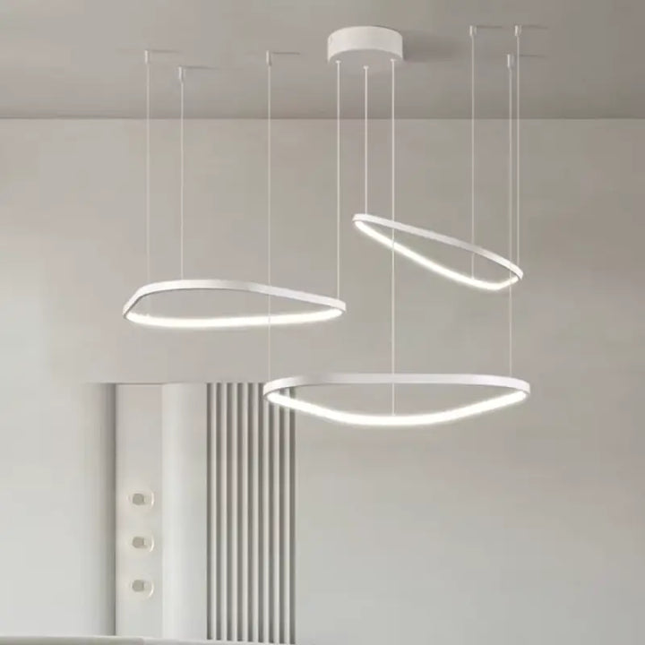Suspension Led Design Anneaux Noirs Pour Salon Moderne

