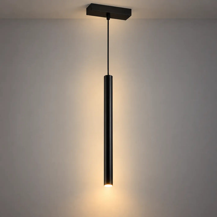 Suspension led cylindrique noire en aluminium noir avec finition mate et éclairage chaud et focalisé tubs modular