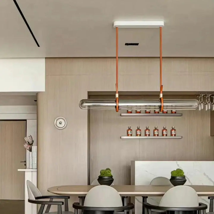 Suspension longue en cuir et verre au style moderne et élégant