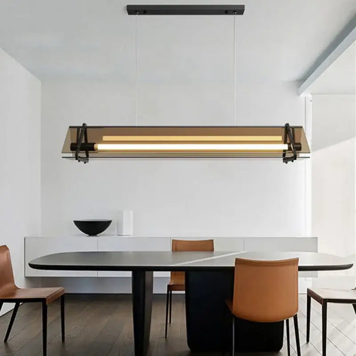 Suspension Longue Industrielle Avec Éclairage Intégré

