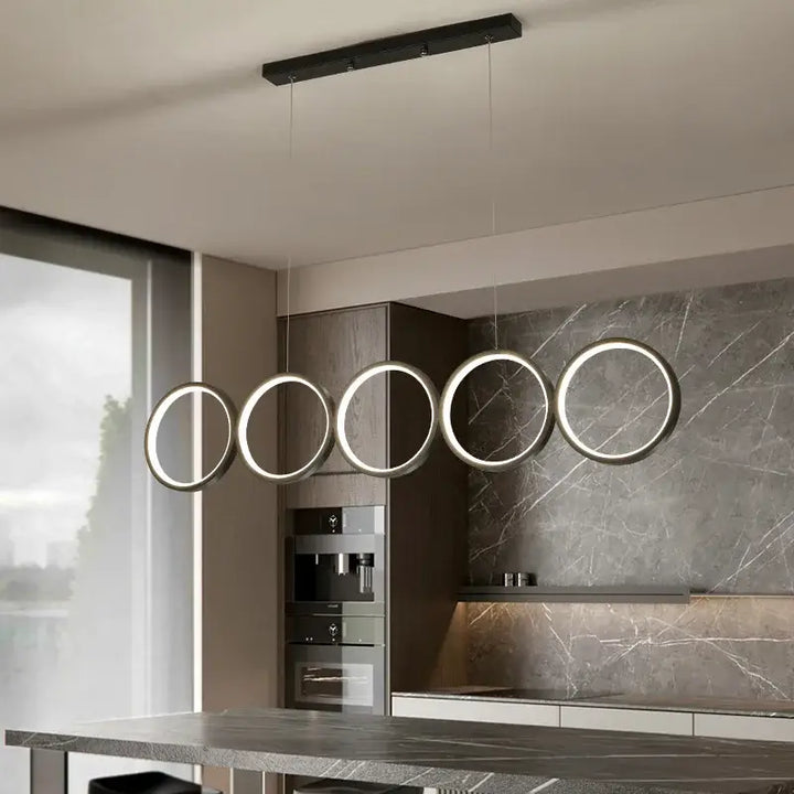 Suspension luminaire anneaux minimalistes et elégants