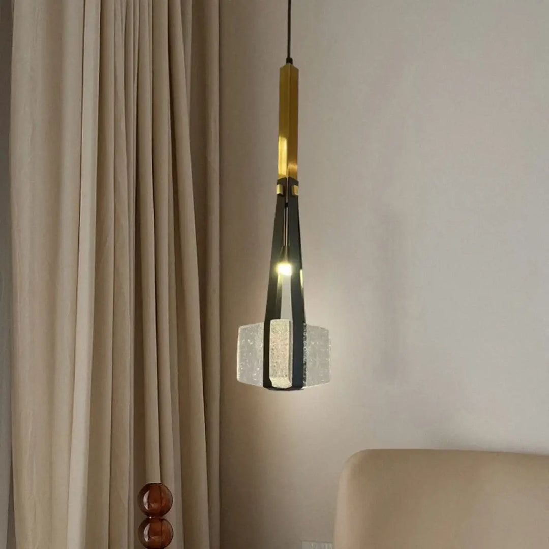 Suspension luminaire art déco dorée en verre élégante