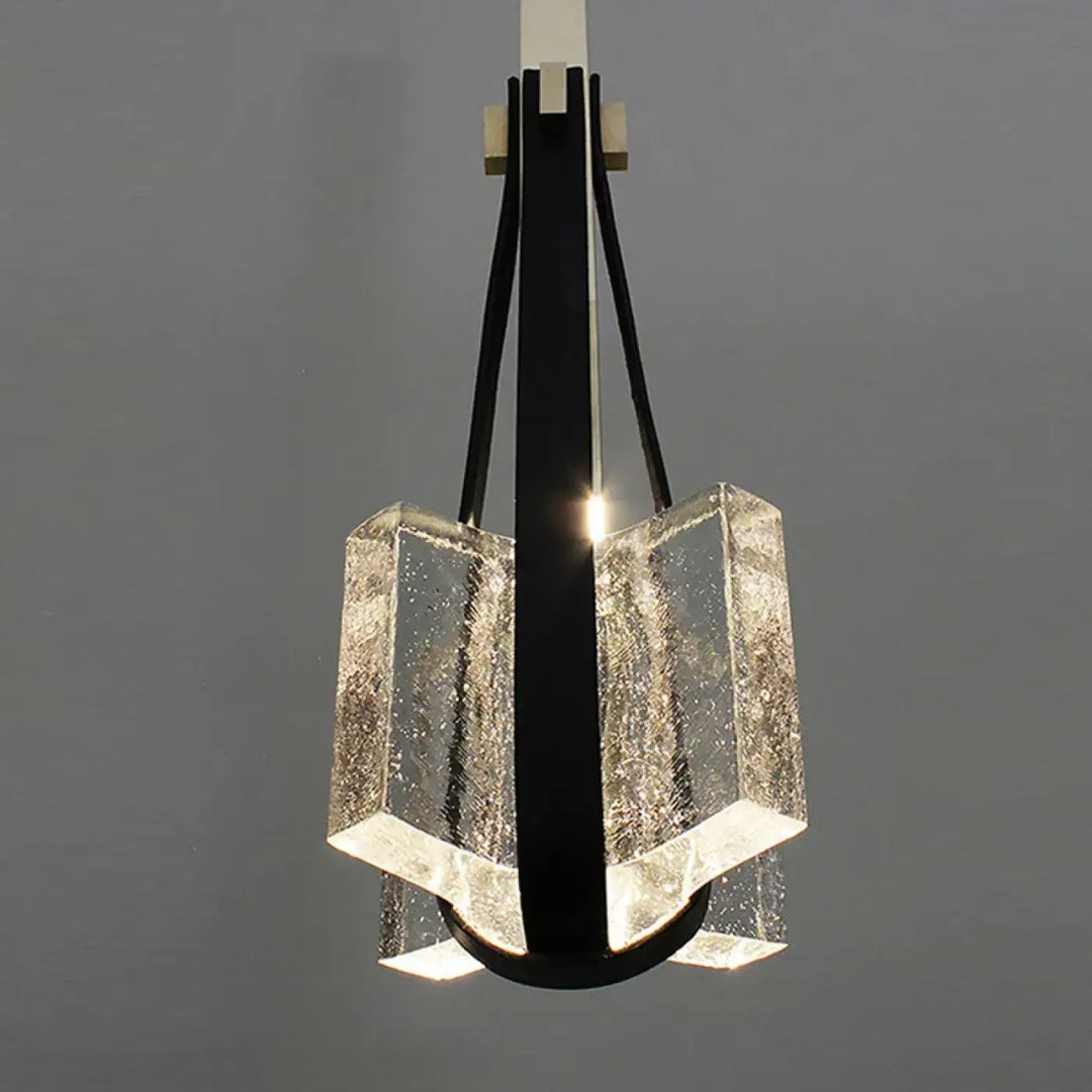 Suspension luminaire art déco dorée en verre élégante