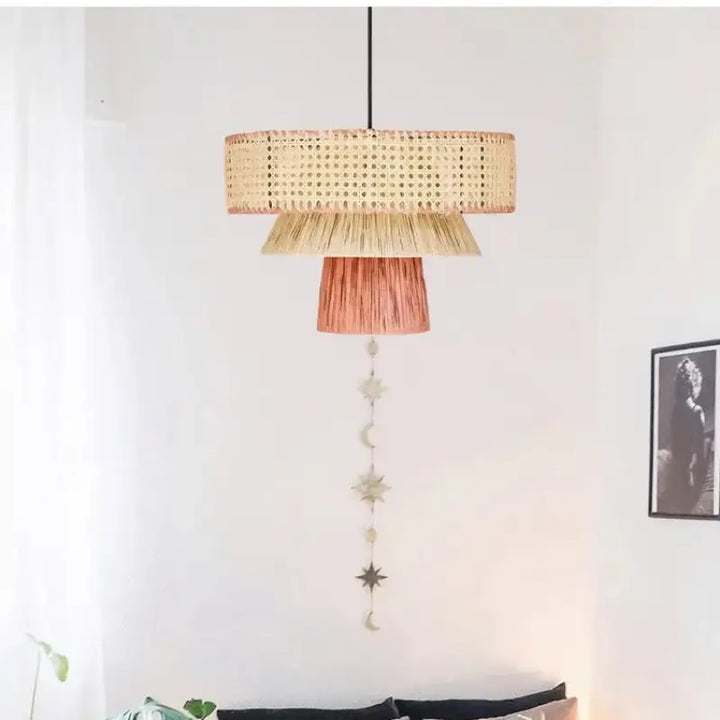 Suspension luminaire artisanale tressée en bois et rotin élégant