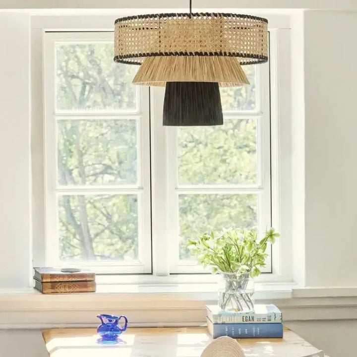 Suspension luminaire artisanale tressée en bois et rotin élégant