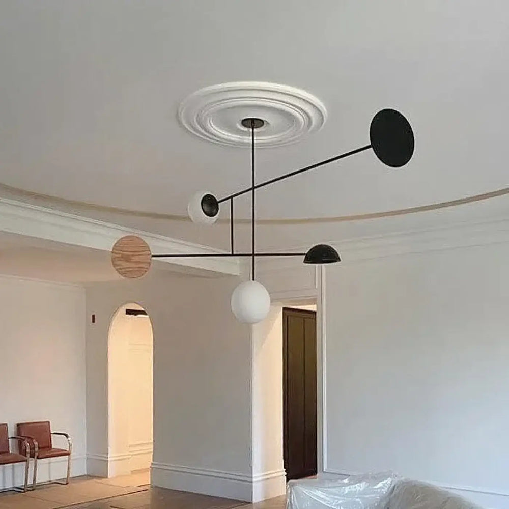 Suspension luminaire artistique mondro sphérique noir blanc bois design géométrique minimaliste