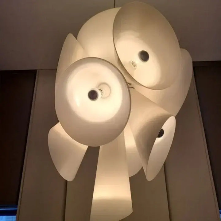 Suspension luminaire artistique en verre blanc effet fleur opalin