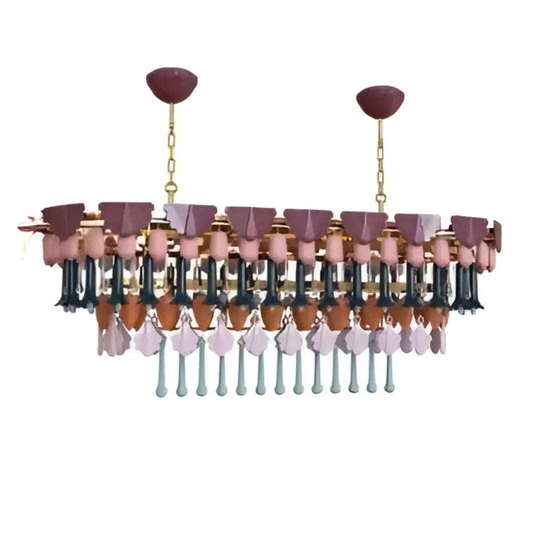 Suspension luminaire modora avec pampilles colorées en verre burgundy et cuivre suspendues à des chaînes dorées esprit couture