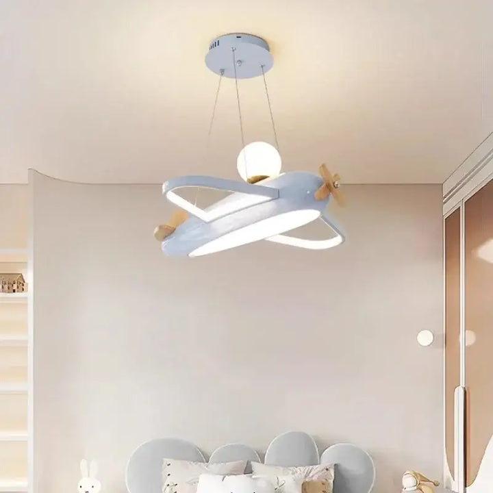 Suspension luminaire en forme d'avion pour chambre d'enfant

