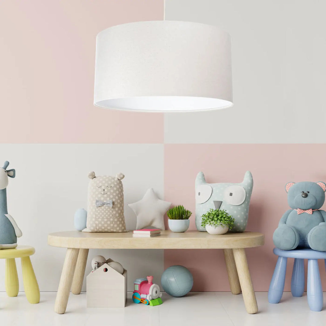 Suspension luminaire blanc crème cylindrique avec une lumière douce et diffuse pour un éclairage élégant