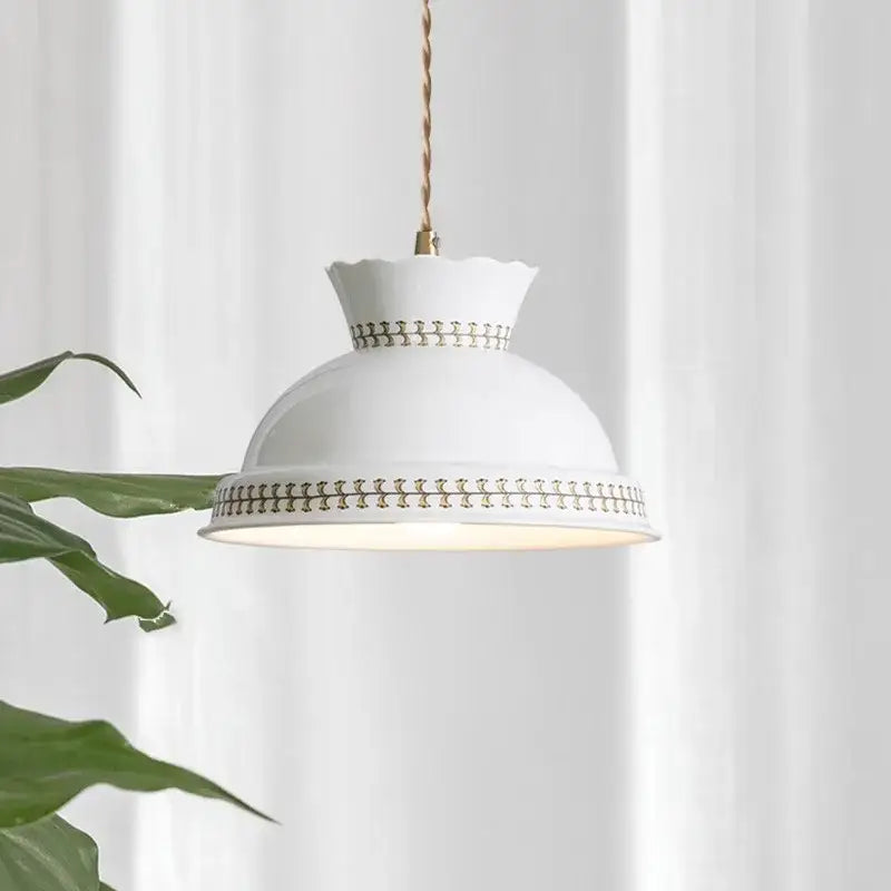 Suspension luminaire blanche en céramique au style ancien