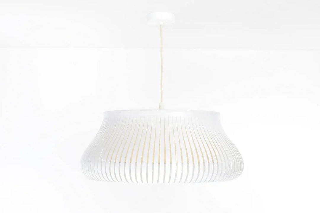 Suspension luminaire oblo blanc crème avec design cannelé minimaliste pour un éclairage élégant et contemporain