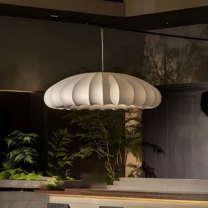 Suspension luminaire blanche en forme de citrouille design