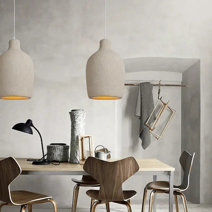Suspension luminaire blanche minimaliste à l'effet terre cuite


