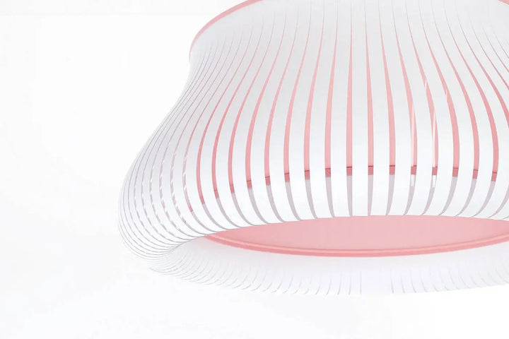 Suspension luminaire oblo blanc rose avec panneaux nervurés blanc translucide et rose doux diffusant une lumière moderne