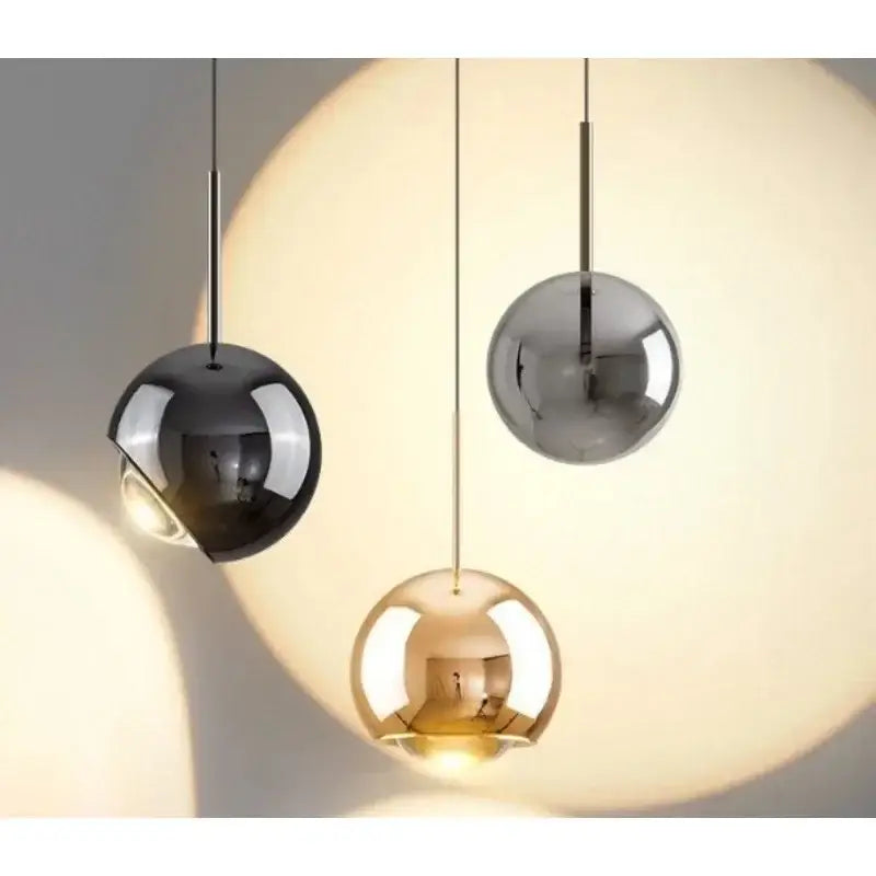 Suspension luminaire boule en verre effet miroir contemporain